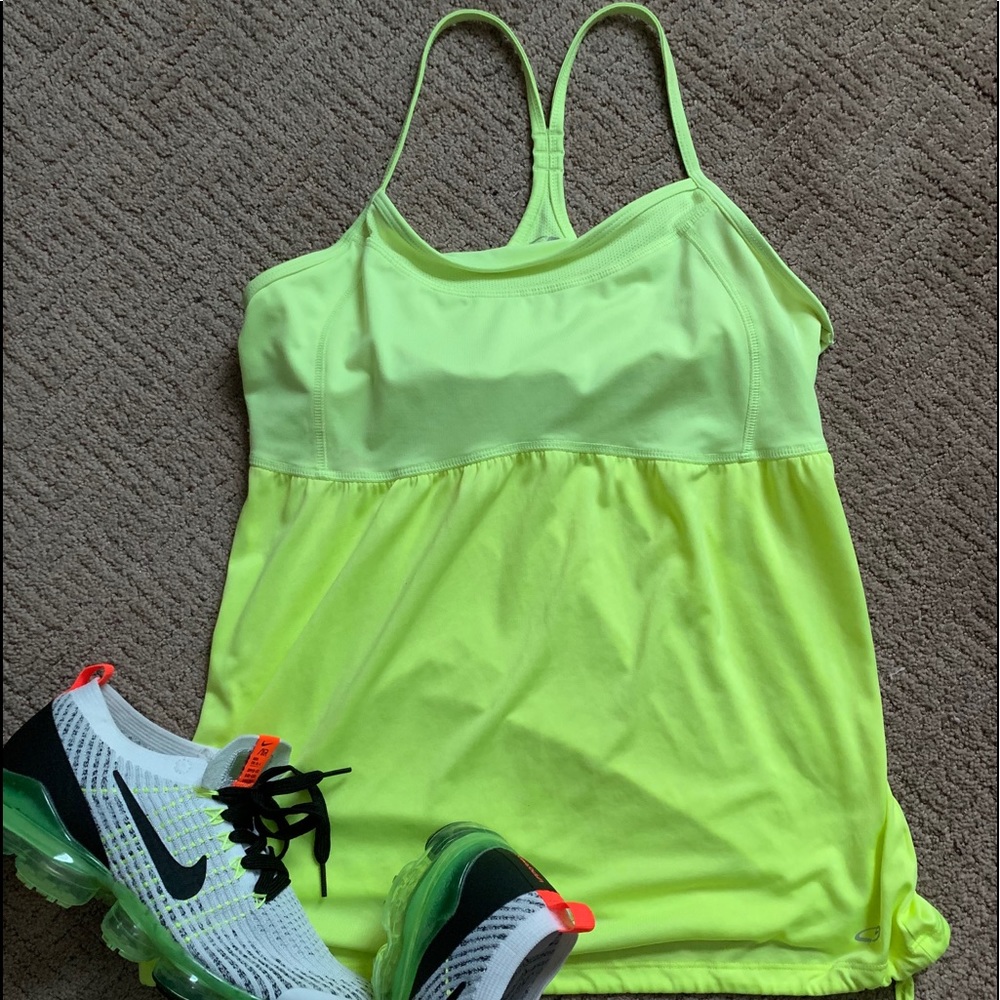 Champion women’s tank top with built in bra🏃🏽‍♀️